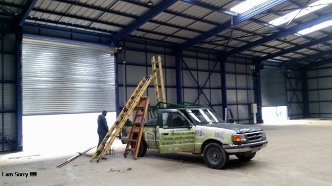 Cortinas metálicas para galpón